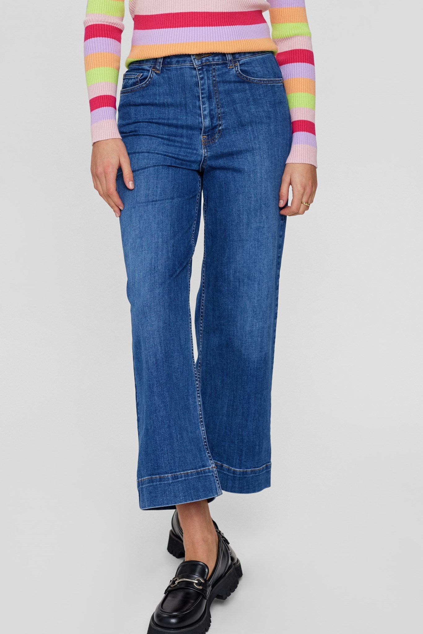 Nuparis Cropped Jeans Medium Blue