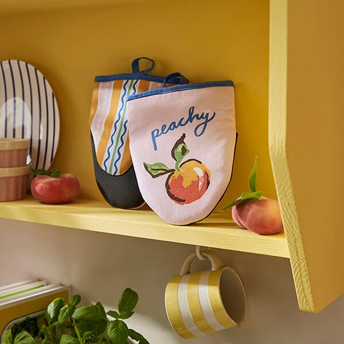 'Life is Peachy' Microwave Mitts