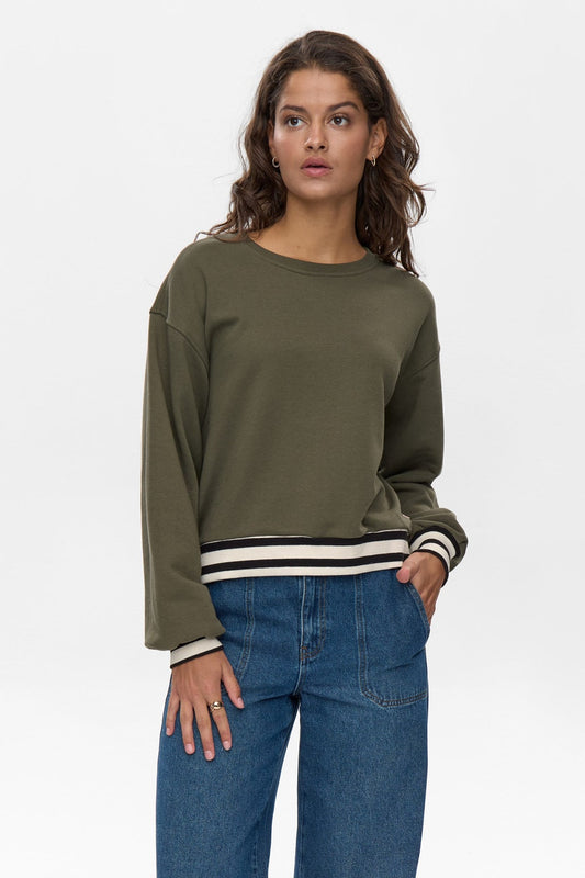Nutada Sweatshirt