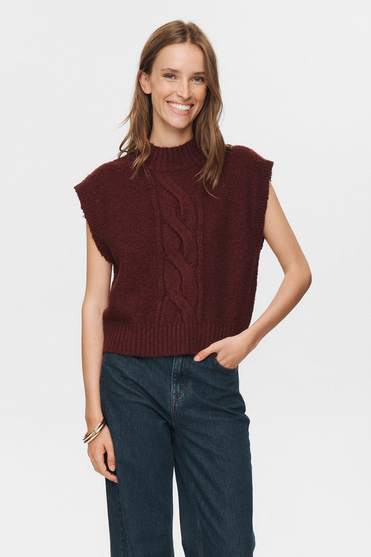 Nucaly Vest